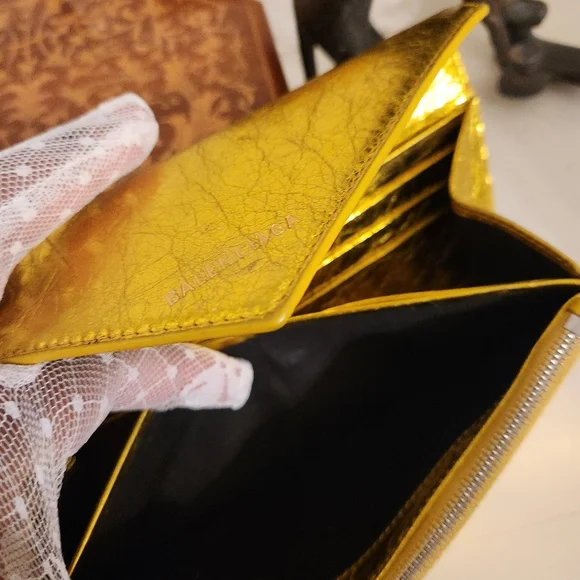 EUC Very Rare Balenciaga wallet with Unbranded Gold Chain.